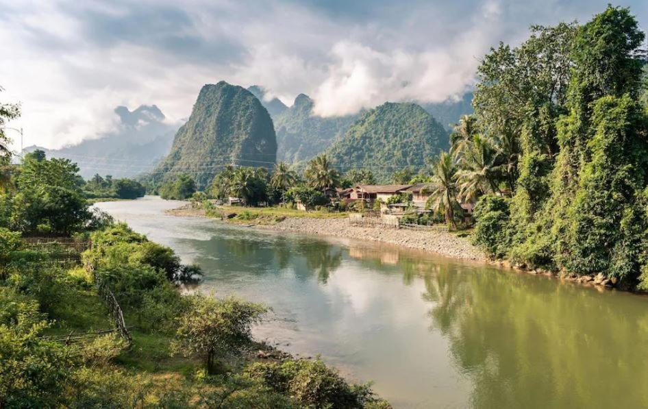 Vang Vieng Sunset Guesthouse & Restaurant المظهر الخارجي الصورة