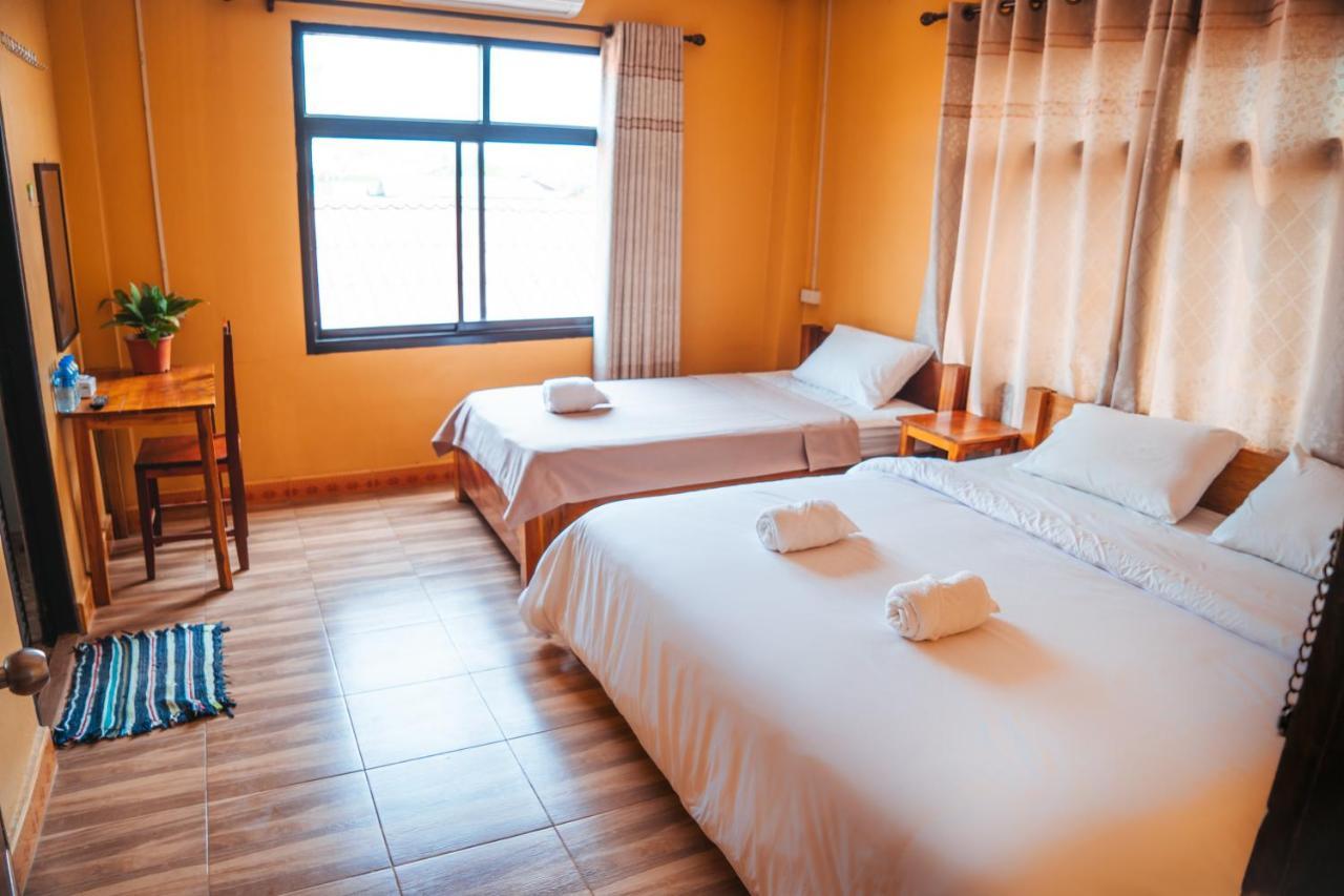 Vang Vieng Sunset Guesthouse & Restaurant المظهر الخارجي الصورة