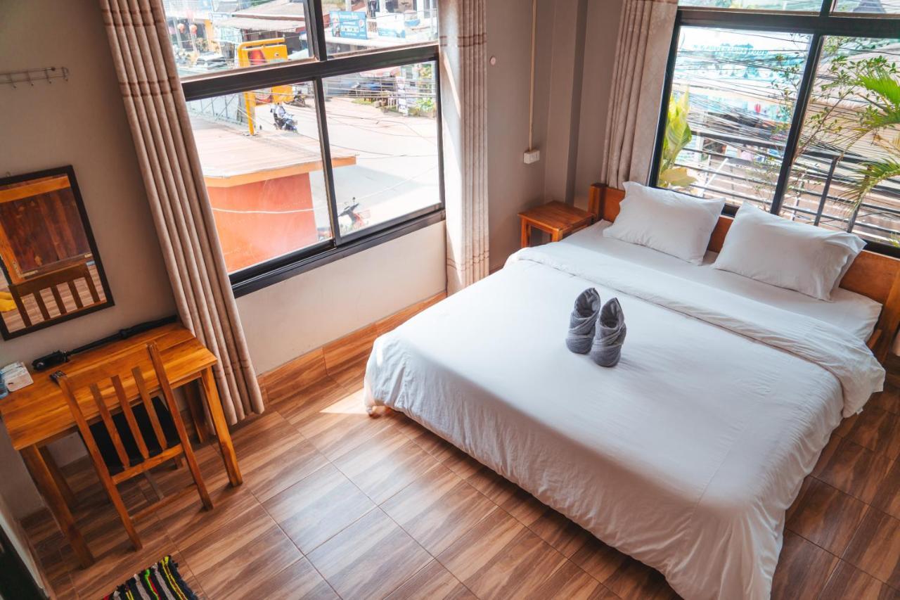 Vang Vieng Sunset Guesthouse & Restaurant المظهر الخارجي الصورة