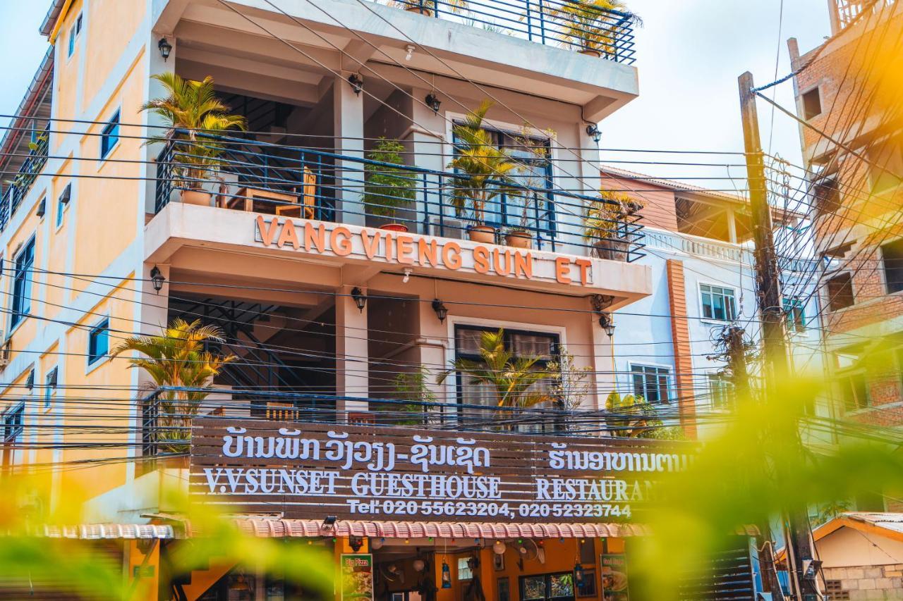 Vang Vieng Sunset Guesthouse & Restaurant المظهر الخارجي الصورة