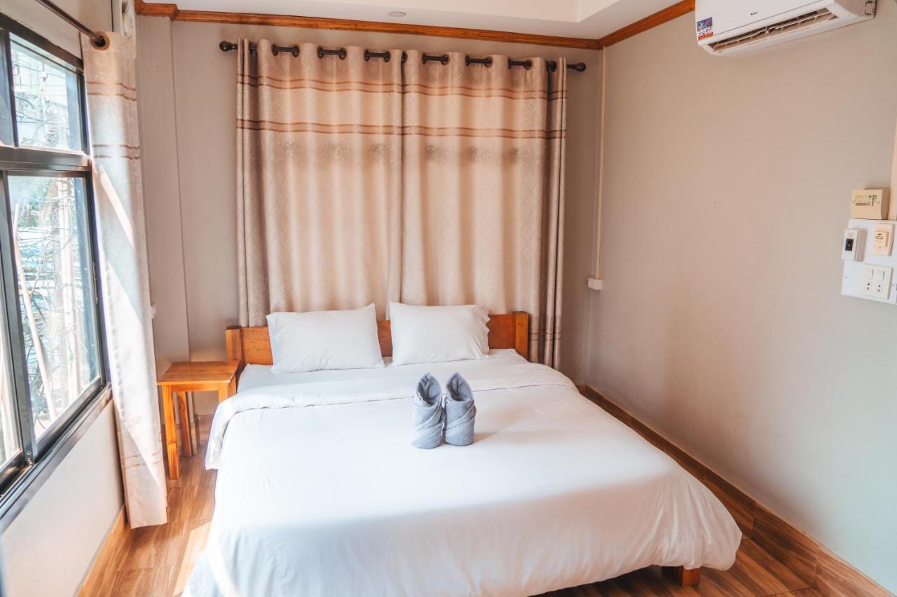 Vang Vieng Sunset Guesthouse & Restaurant المظهر الخارجي الصورة