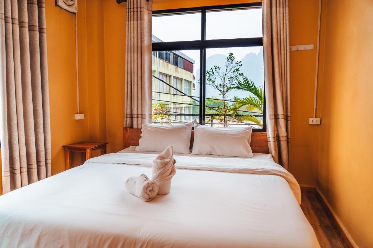 Vang Vieng Sunset Guesthouse & Restaurant المظهر الخارجي الصورة